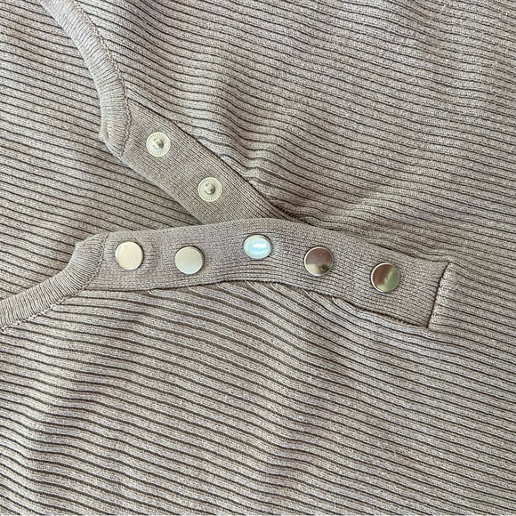 GARAGE Grey/Taupe Long Sleeve Ribbed Crop 
Top Women’s Small - Picture 6 of 7